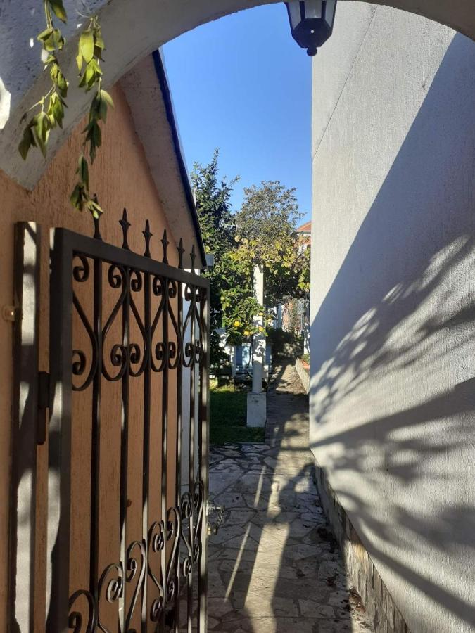 Apartments Rolovina Tivat Exterior photo